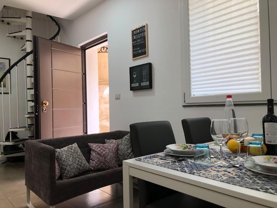 Suite Vicolo Lavico CTA Exterior foto